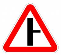 Дорожный знак Примыкание второстепенной дороги справа 2.3.2